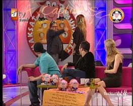 Tuba Ünsal – cesur görüntüleri – Maksat Muhabbet - Turkunlu üzerinde izle