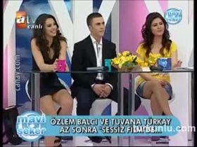 Tuvana Türkay – sıcak anları – Mavi Şeker - Turkunlu üzerinde izle