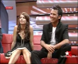 Tuba Ünsal – seksi anları – Tuhaf Şeyler