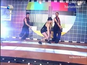 Yeliz Yeşilmen – ateşli sahnesi – TV Makinası - Turkunlu üzerinde izle