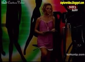 Özlem Erten – dikkat çekici anları - Turkunlu üzerinde izle