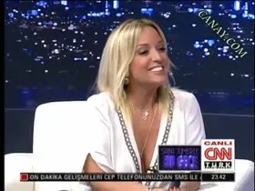 Saba Tümer – dikkat çekici anları – Saba Tümer'le Bu Gece - Turkunlu üzerinde izle