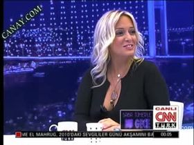 Saba Tümer – seksi anları – Saba Tümer'le Bu Gece - Turkunlu üzerinde izle