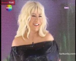 Seda Sayan – cesur görüntüleri – Sabahın Sedası, 2011-01-05 - Turkunlu üzerinde izle