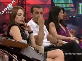 Demet Evgar – dikkat çekici anları – Disko Kralı - Turkunlu üzerinde izle