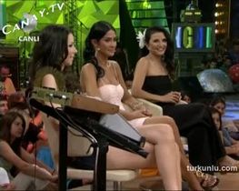 Tuğba Özerk – vurucu anları – Disko Kralı - Turkunlu üzerinde izle