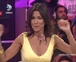 Neslihan Yavuzcan – dikkat çekici anları – Disko Kralı - Turkunlu üzerinde izle