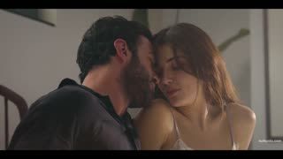 Aşkı Hatırla – ateşli sahnesi – S1 B4 - Turkunlu üzerinde izle