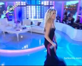 Petek Dinçöz – sıcak anları – Arım Balım Peteğim - Turkunlu üzerinde izle
