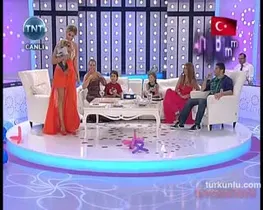 Petek Dinçöz – seksi videoları – Arım Balım Peteğim, 2011-08-30