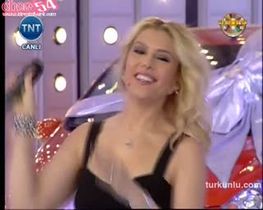 Esra Özmen – seksi anları – Çarkıfelek, 2012-02-27 - Turkunlu üzerinde izle