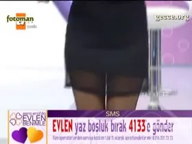 Esra Erol – mini elbiseli görüntüleri – Esra Erol'da Evlen Benimle - Turkunlu üzerinde izle