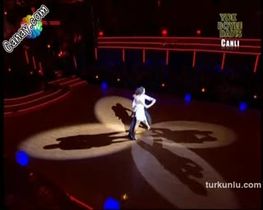 Azra Akın – dans görüntüleri – Yok Böyle Dans - Turkunlu üzerinde izle