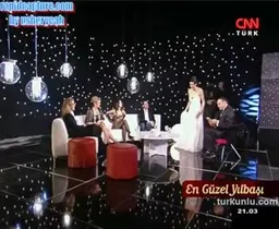 Pelin Batu – kışkırtıcı anları - Turkunlu üzerinde izle