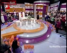 Zuhal Topal – elbiseli görüntüleri – Zuhal Topal'la İzdivaç - Turkunlu üzerinde izle