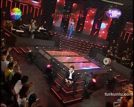 Asuman Krause – dikkat çekici anları – Şarkı Söylemek Lazım, 2008-07-22 - Turkunlu üzerinde izle
