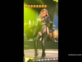 Hadise – dans görüntüleri
