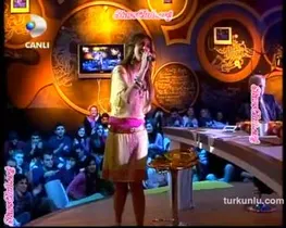 Ebru Destan – vurucu anları – TV Makinası - Turkunlu üzerinde izle