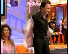 Nilay Dorsa – show görüntüleri – Beyaz Show - Turkunlu üzerinde izle