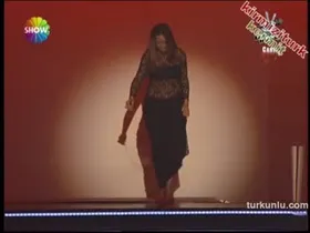 Hülya Avşar – ateşli sahnesi – O Ses Türkiye, 2012-02-12 - Turkunlu üzerinde izle