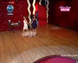 Ebru Şallı – show görüntüleri – Hülya Avşar Show, 2011-06-03 - Turkunlu üzerinde izle