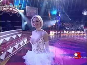Seda Üren – kışkırtıcı anları – Ünlüler Sirki - Turkunlu üzerinde izle