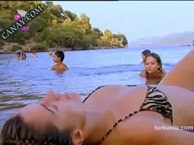 Tuğba Özay – seksi videoları