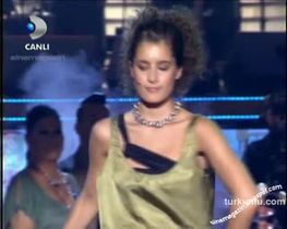 Atiye – vurucu anları – Disko Kralı, 2010-07-31 - Turkunlu üzerinde izle