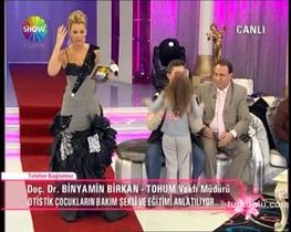 Petek Dinçöz – ateşli sahnesi – Arım Balım Peteğim - Turkunlu üzerinde izle