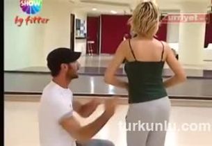 Doğa Rutkay – dans görüntüleri – Bak Kim Dans Ediyor - Turkunlu üzerinde izle