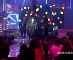 Gökçe Bahadır – show görüntüleri – Beyaz Show, 2009-02-20 - Turkunlu üzerinde izle
