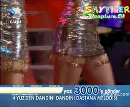 Okan Bayülgen – show görüntüleri – Beyaz Show - Turkunlu üzerinde izle