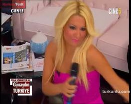 – ateşli sahnesi – Esra Sönmezer'le Günaydın Türkiye, 2011-08-03 - Turkunlu üzerinde izle