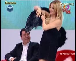 Esra Balamir – vurucu anları – Açıl Susam Açıl - Turkunlu üzerinde izle