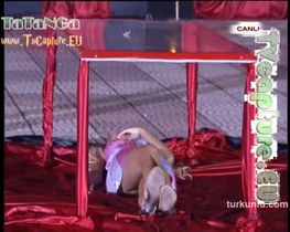 Esra Ersoy – sıcak anları – Güzel ve Dahi