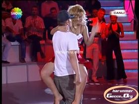  – dikkat çekici anları – Güzel ve Dahi - Turkunlu üzerinde izle