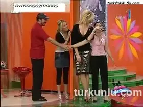 Gizem Özdilli – vurucu anları – Aşk Oyunu - Turkunlu üzerinde izle