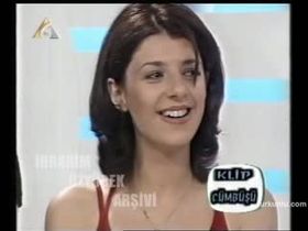 Ayşegül Aldinç – sıcak anları