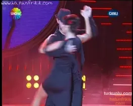 Bengü – dans görüntüleri – Bak Kim Dans Ediyor - Turkunlu üzerinde izle