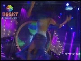Bengü – dans görüntüleri – Bak Kim Dans Ediyor - Turkunlu üzerinde izle