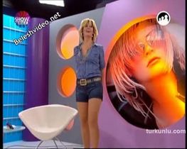 Nilüfer Bıyıklı – show görüntüleri – Nilüfer Kurt'la Show Zamanı - Turkunlu üzerinde izle