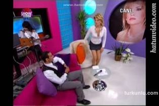 Nilüfer Kurt – show görüntüleri – Nilüfer Kurt'la Show Zamanı - Turkunlu üzerinde izle