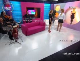 Nilüfer Kurt – show görüntüleri – Nilüfer Kurt'la Show Zamanı - Turkunlu üzerinde izle