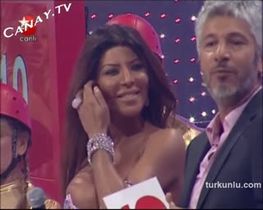 Nuran Sultan – kışkırtıcı anları – Bak Şu Duvara - Turkunlu üzerinde izle