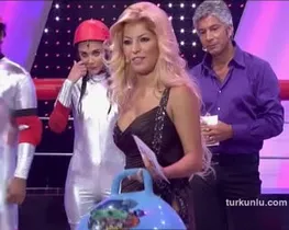 Gönül Tunç – dikkat çekici anları – Bak Şu Duvara - Turkunlu üzerinde izle