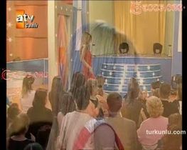 Seniha Kanatlı – dikkat çekici anları – Ya Şundadır Ya Bunda - Turkunlu üzerinde izle