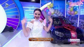 Emel Özkızıltaş – dikkat çekici anları – Çarkıfelek, 2018-07-13 - Turkunlu üzerinde izle