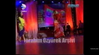 Yonca Evcimik – dans görüntüleri – Benimle Dans Eder Misin - Turkunlu üzerinde izle