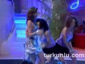 Hadise – show görüntüleri – Beyaz Show - Turkunlu üzerinde izle