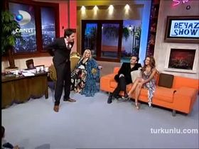 Hadise – show görüntüleri – Beyaz Show - Turkunlu üzerinde izle
